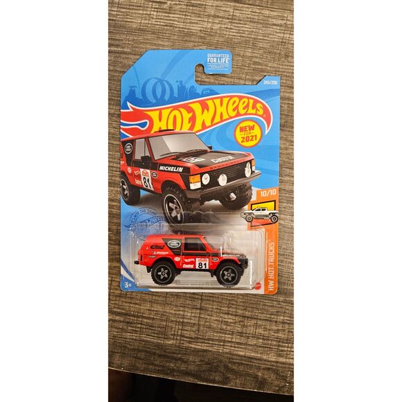 Hot Wheels HW Hot Trucks Range Rover Classic -- ITEM #3242 - Picture 1 of 2